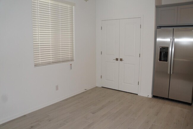 Building Photo - 3809 N 100th Dr