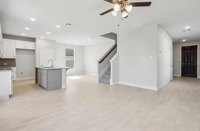 Building Photo - 905 Sicily Blvd