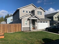 Building Photo - 1903 SE Silktassel Wy