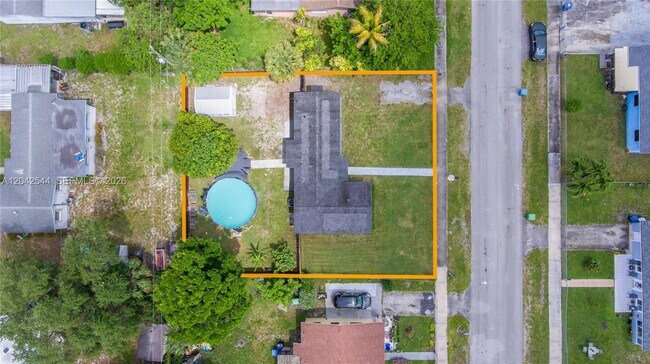 Building Photo - 20440 NW 20th Ct