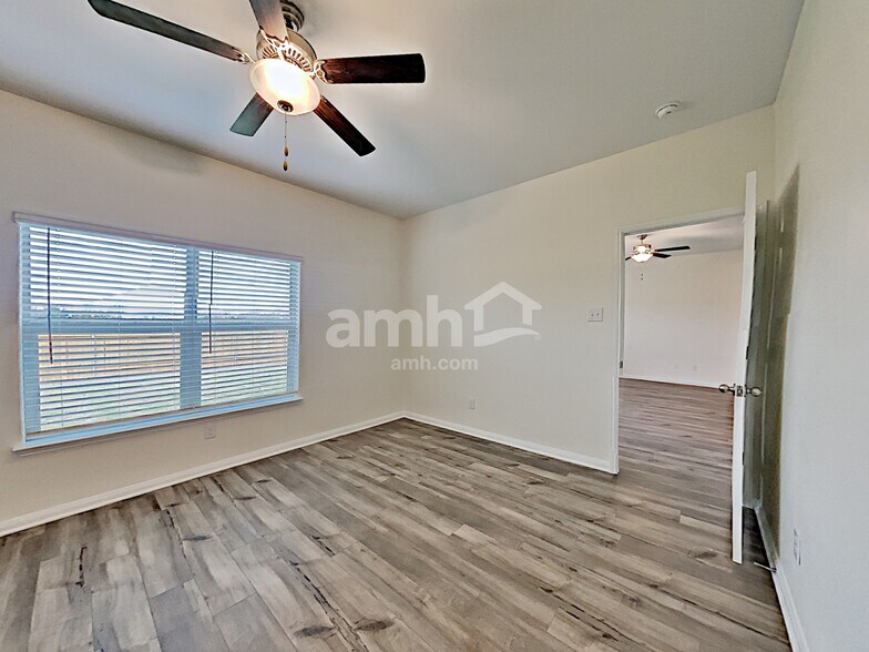 Building Photo - 3137 Bowen St