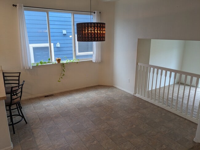 Building Photo - 2427 Sunbury Ln