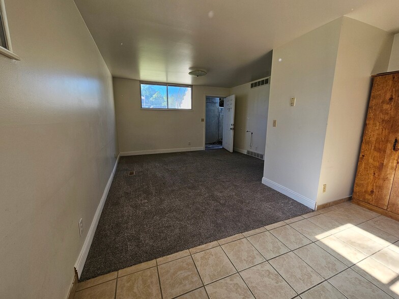 Building Photo - 351 W 200 S