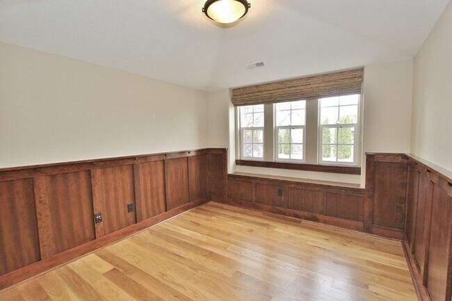 Building Photo - Patio Home in Downtown Eagle!