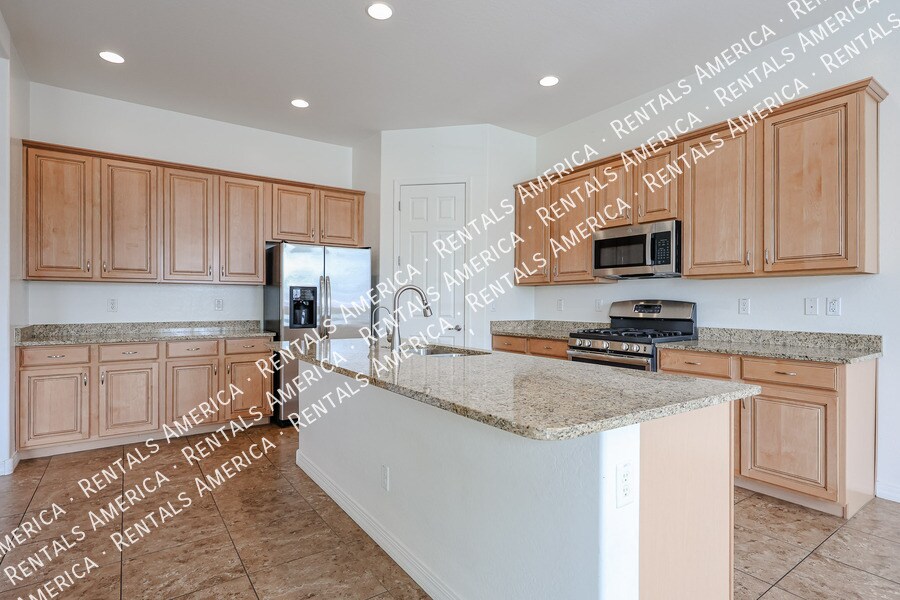 Building Photo - 1133 E Buckingham Ave