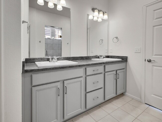 Building Photo - $3,195.00, 3 bed, 3 bath, located in Erie