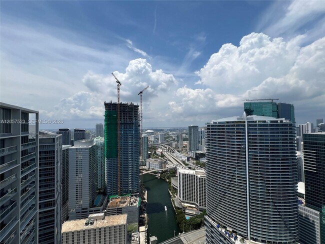 Building Photo - 465 Brickell Ave
