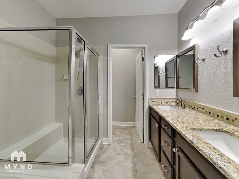 Building Photo - 3759 S Dayton Way