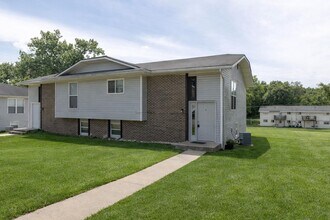 Building Photo - 7217 N Moberly Dr