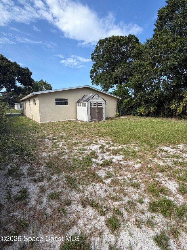 Building Photo - 2559 Locksley Rd