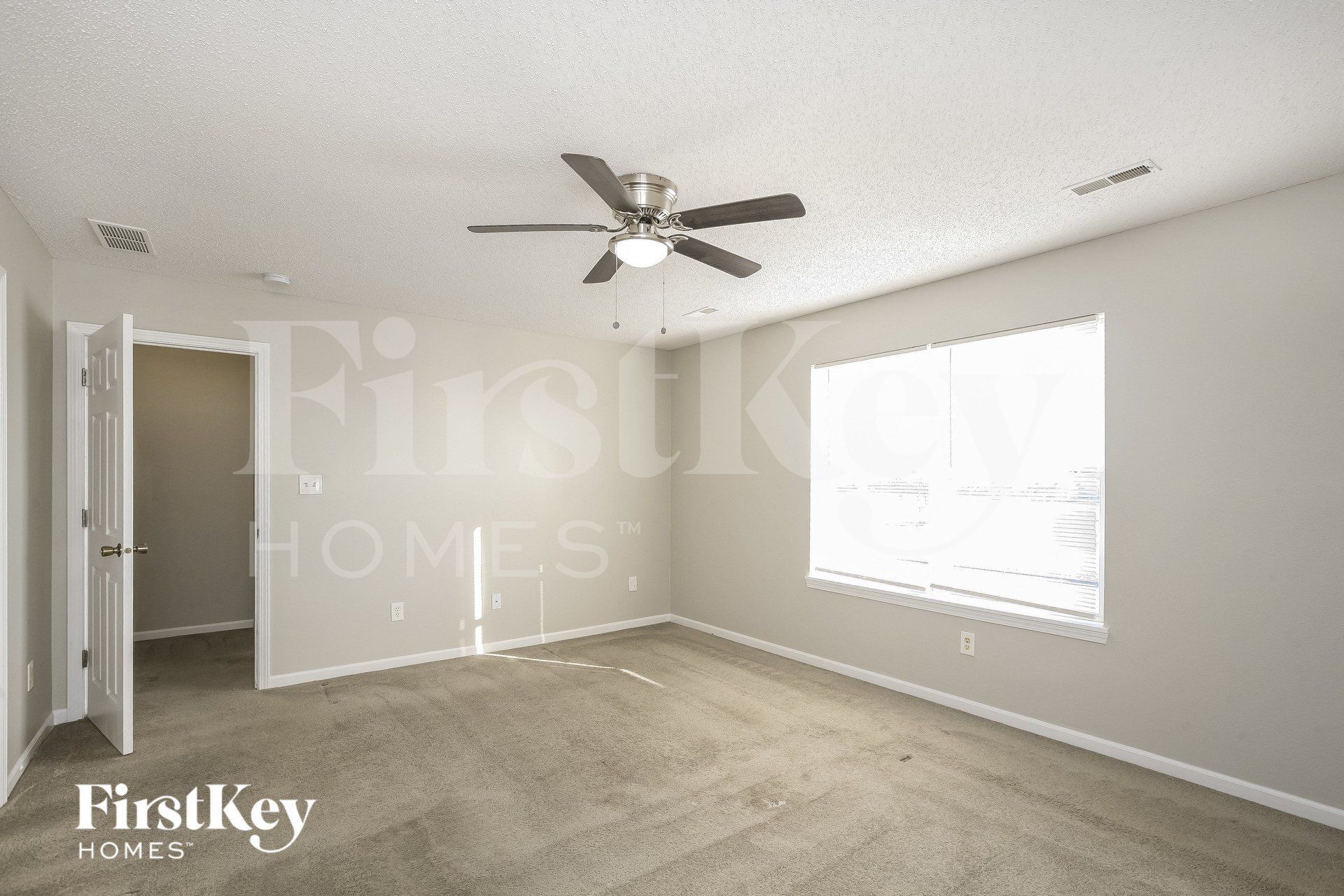 Building Photo - 1451 Round Lake Rd