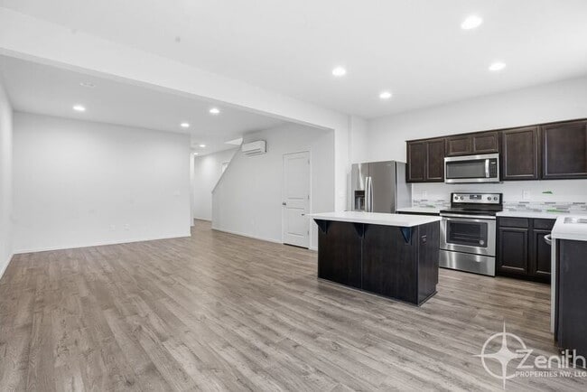 Building Photo - 11726 NE 23rd St