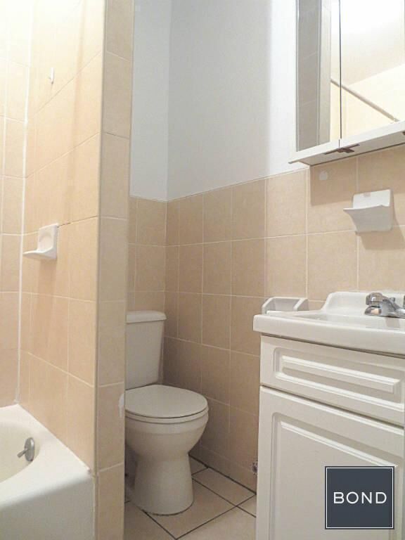 Building Photo - 119 W 104th St