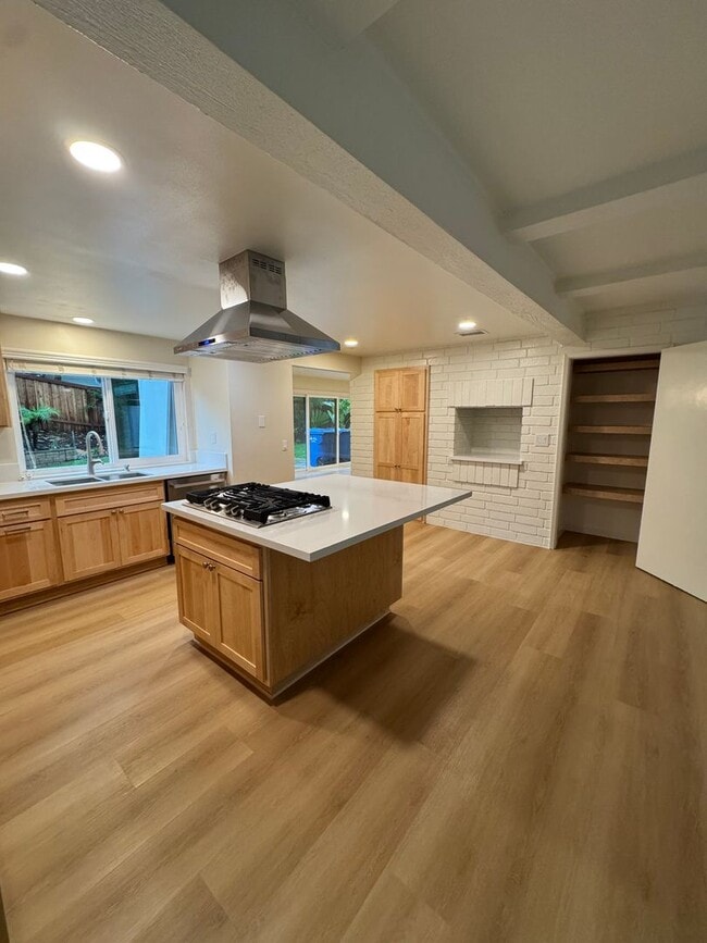 Building Photo - Renovated Home with Modern Comfort and Spa...