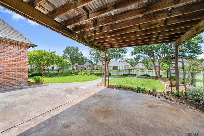 Building Photo - 19537 S Harrells Ferry Rd