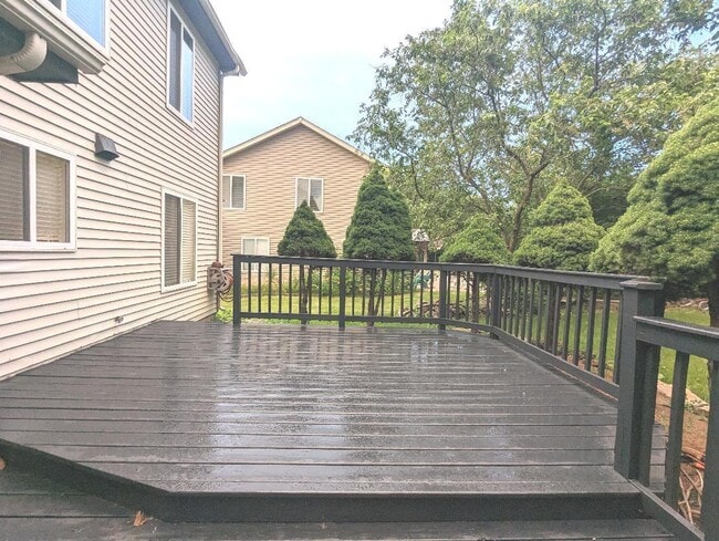 Building Photo - 21719 W Knollwood Dr