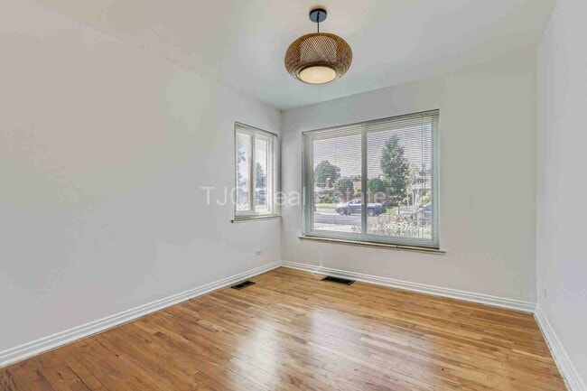 Building Photo - 2140 Niagara St