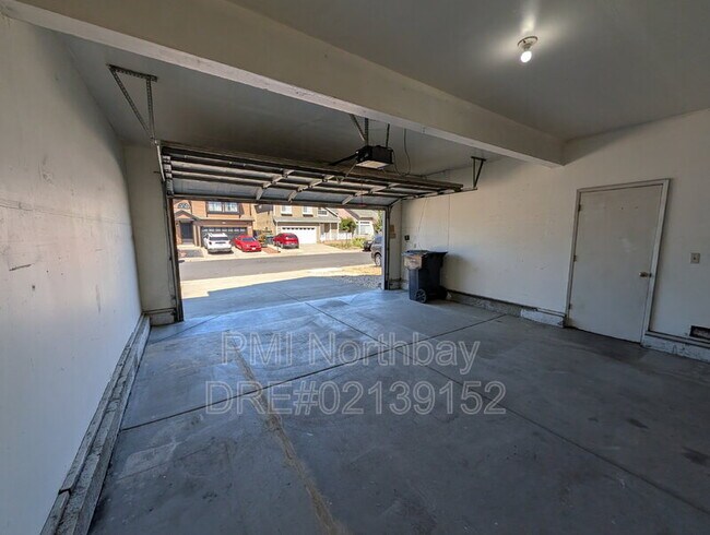 Building Photo - 317 Ridgecrest Cir