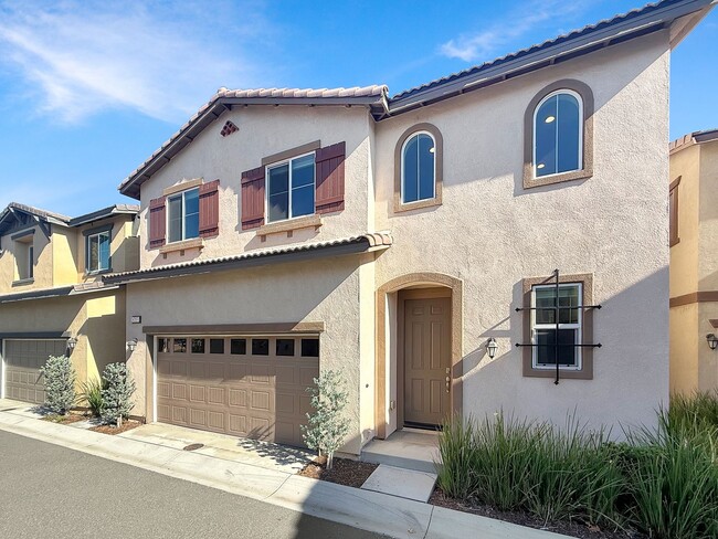 Primary Photo - Stunning 3B/2.5BA Home in Murrieta for Rent!