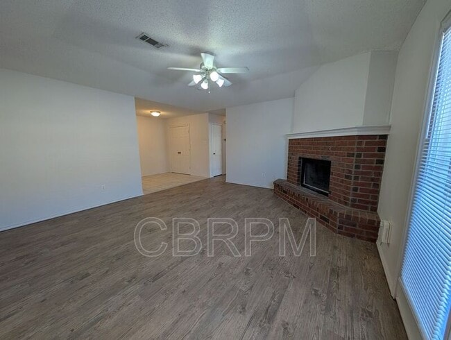 Building Photo - 2413 87th St