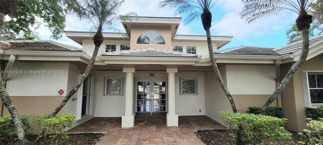 Building Photo - 9977 Westview Dr