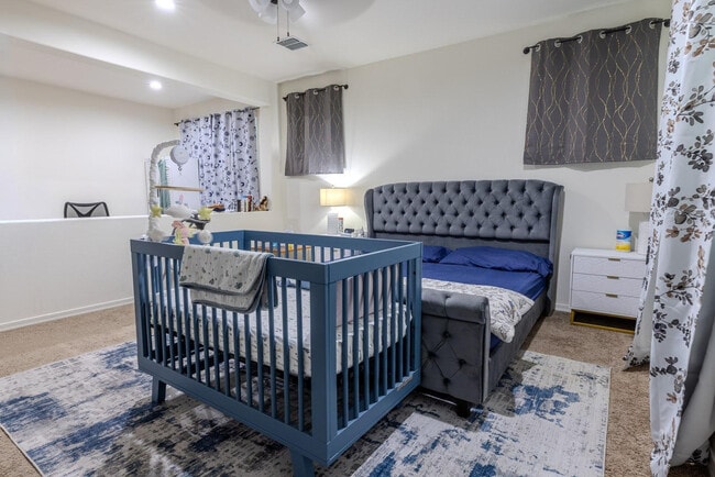 Building Photo - 1064 S Sunset Dr