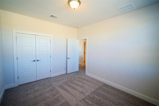 Building Photo - 162 Elisha Dr