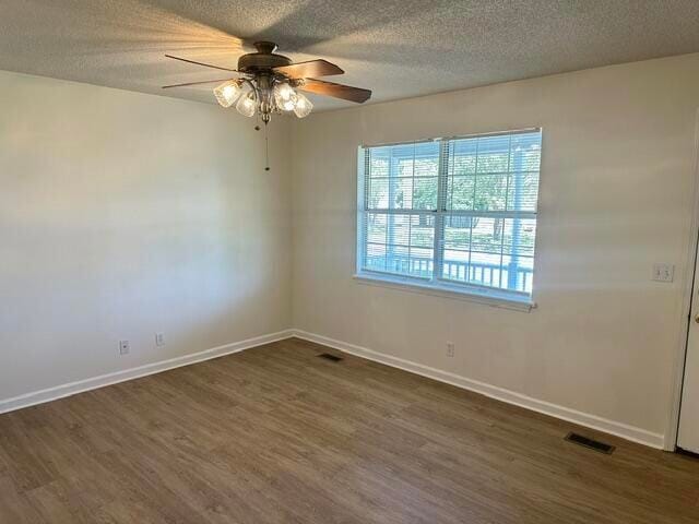 Building Photo - 3266 Somerset Dr SE