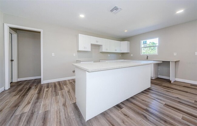 Building Photo - 3562 Fisher Rd