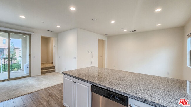 Building Photo - 835 Orchid Way