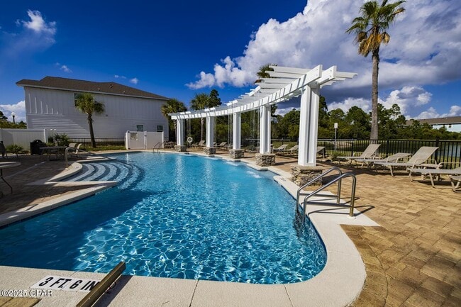 Building Photo - 7470 Shadow Lake Dr