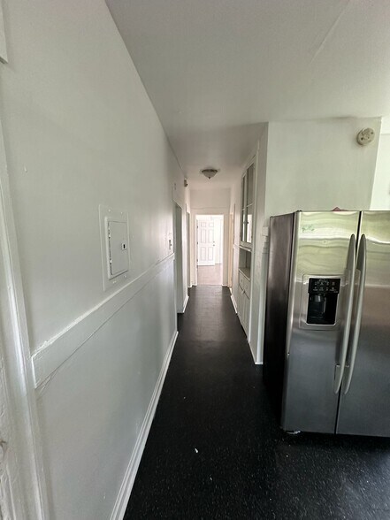 Building Photo - 309 Ellis Ave