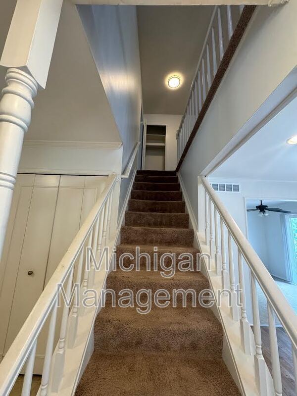 Building Photo - 3324 Bluett Rd
