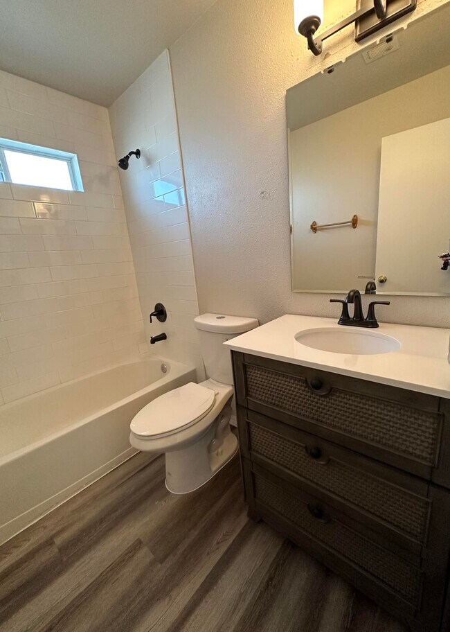 Building Photo - 760 Desert Ash Dr