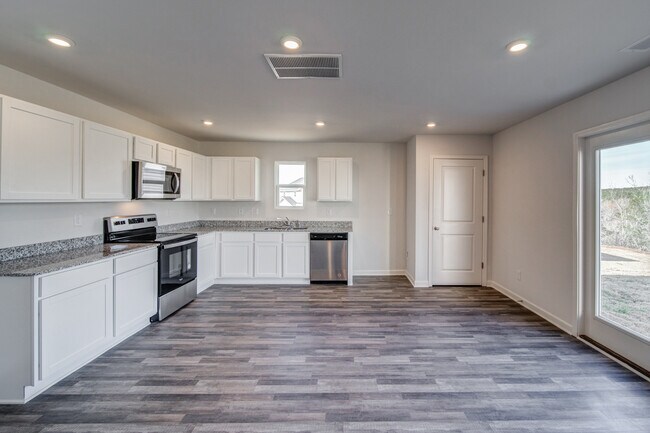 Building Photo - 300 Coverly Ct