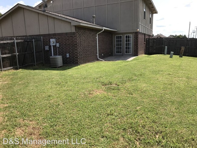 Building Photo - 3203 Lois Arlene Cir