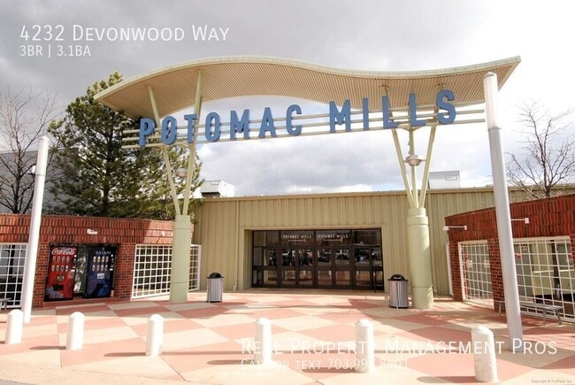 Building Photo - 4232 Devonwood Way