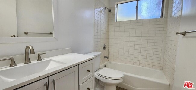 Building Photo - 1603 Oakwood Ave