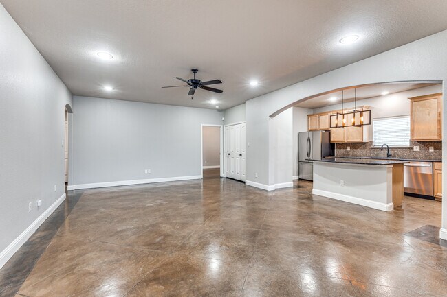 Building Photo - 2702 Merida Ave