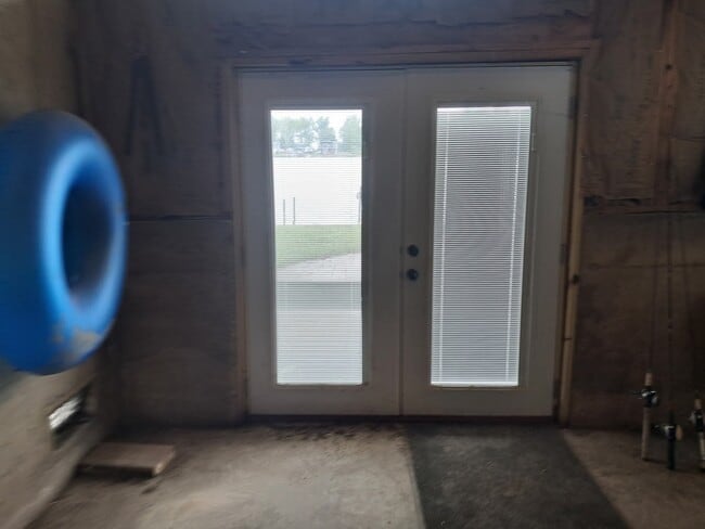 Building Photo - 239 Mallard Ln