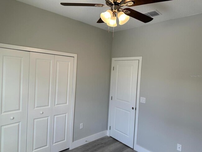 Building Photo - 439 Albatross Ct