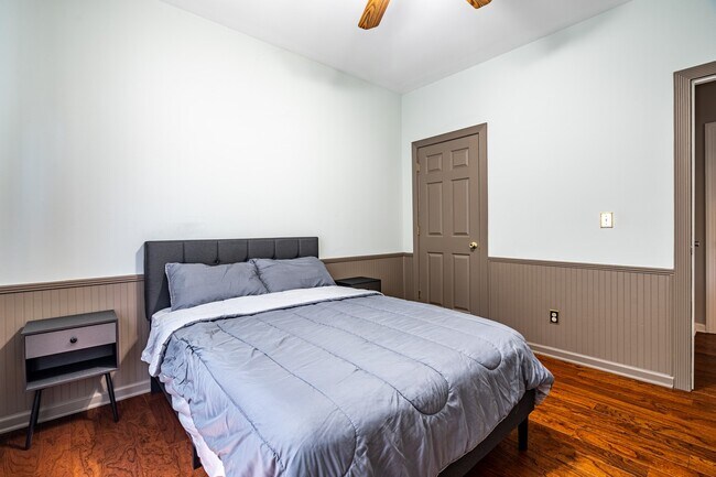 Building Photo - 2096 Fairport Way