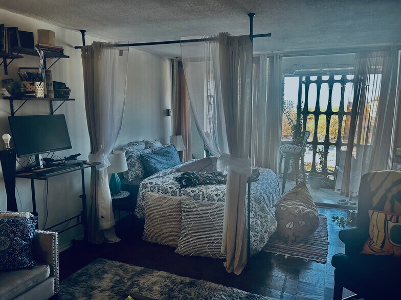 Sleeping area - 1311 Delaware Ave SW