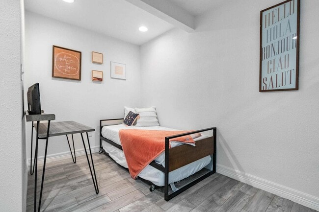 Building Photo - 1907 Briarcreek Blvd