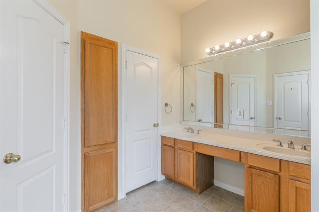 Building Photo - 4316 Wood Stone Cir