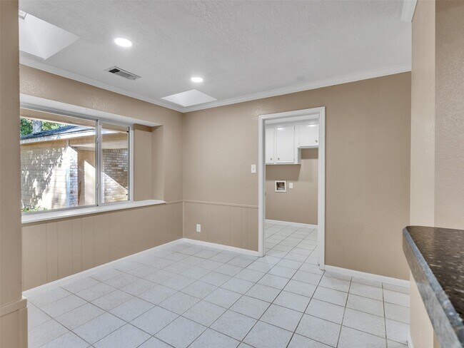 Building Photo - 6702 Moccasin Bend Dr