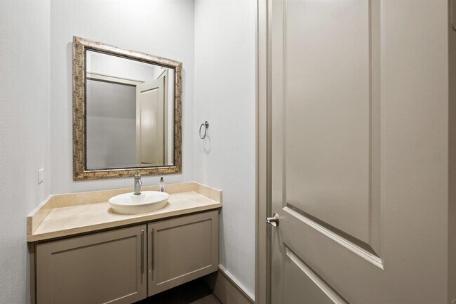 Building Photo - 1405 Lake Pointe Pkwy