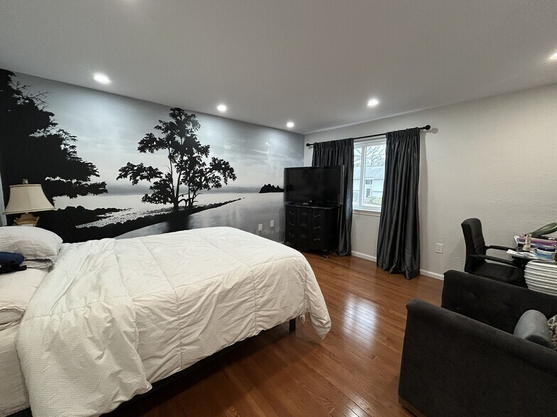 Building Photo - 6 Beals Cove Rd