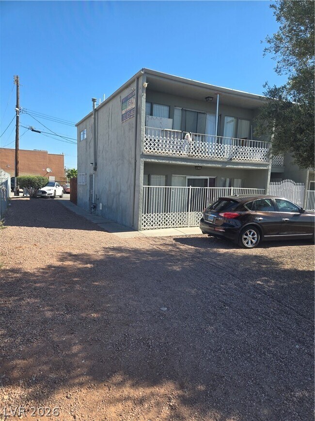 Building Photo - 1388 E Desert Inn Rd