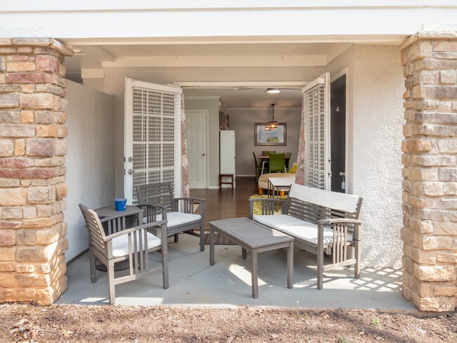 Building Photo - 1150 Collier Rd NW